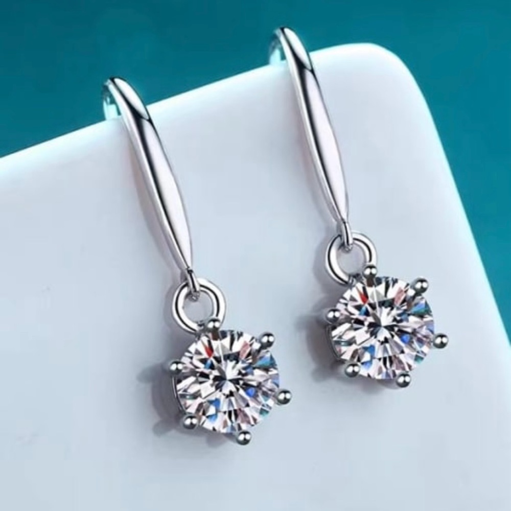 925 Sterling Silver Moissanite White Minimalist Drop Earring